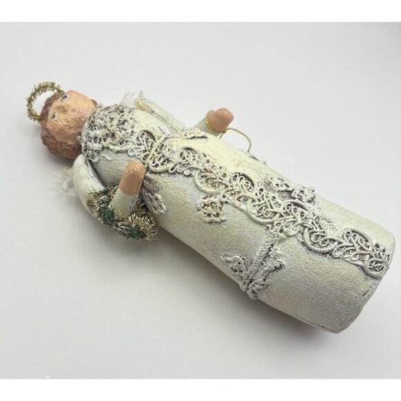 Vintage Primitive Angel Christmas Figurine Holding Wreath and Stars Rustic - Picture 4 of 8